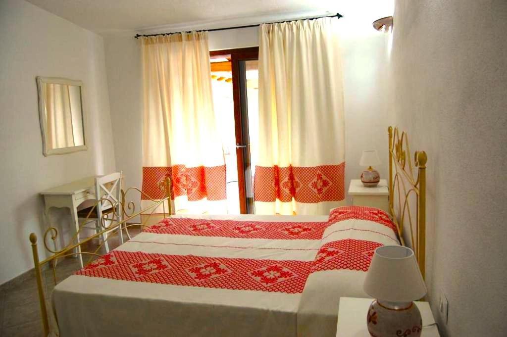 Case Vacanze Nioleo - Apartments And Pool Siniscola Kültér fotó
