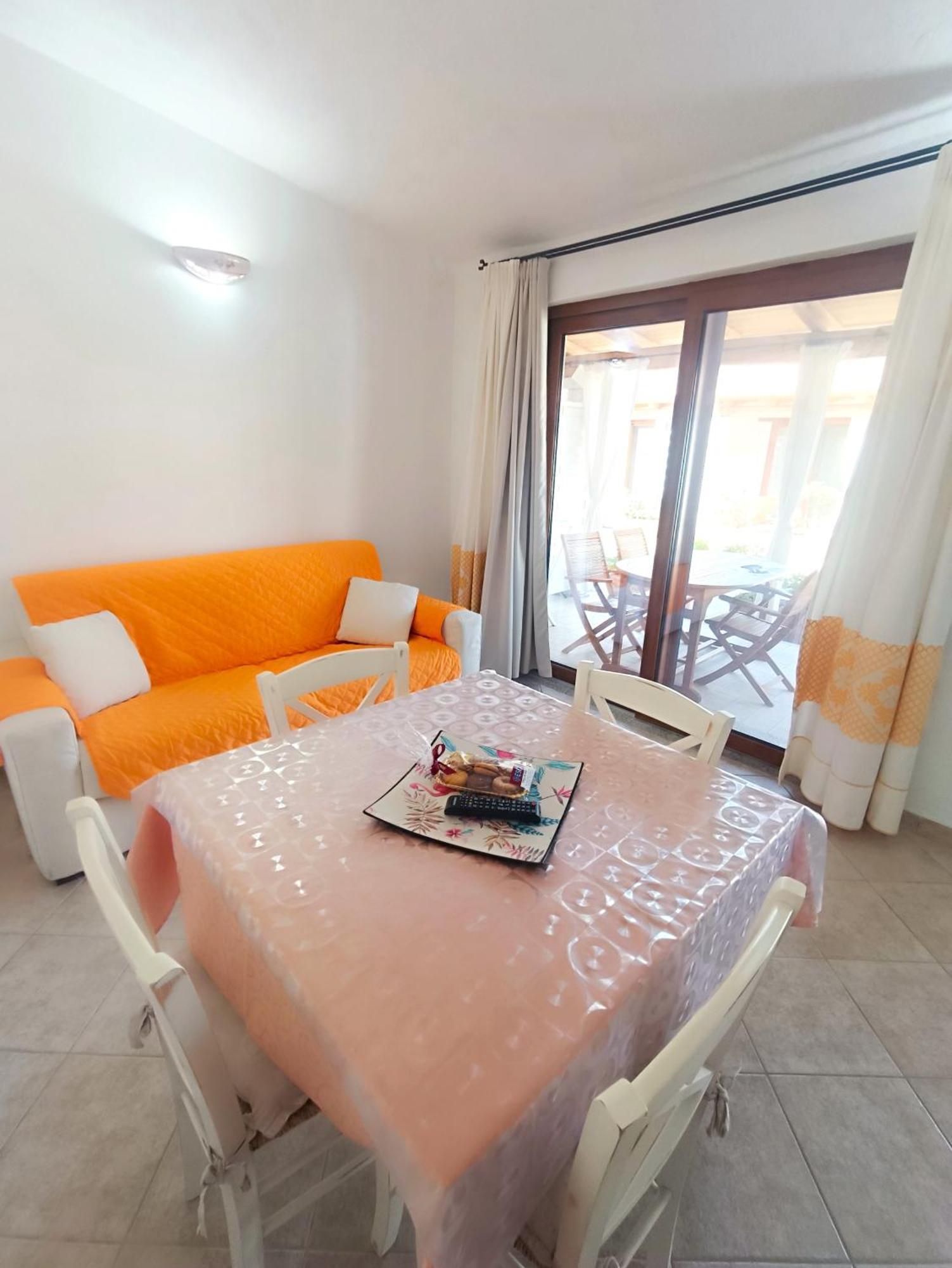 Case Vacanze Nioleo - Apartments And Pool Siniscola Kültér fotó