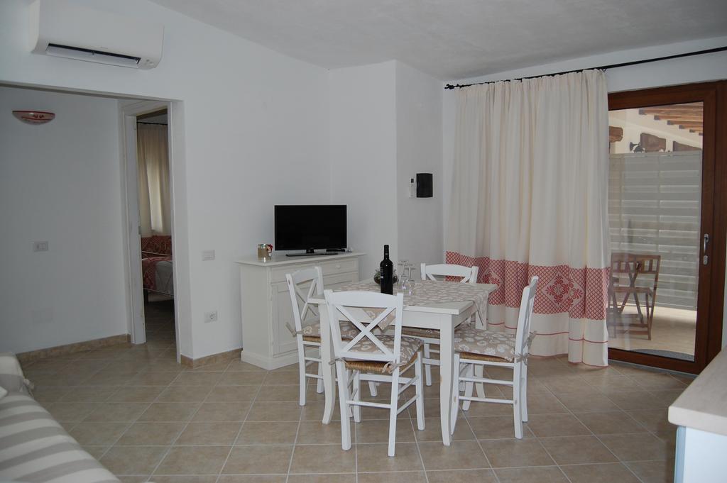 Case Vacanze Nioleo - Apartments And Pool Siniscola Kültér fotó