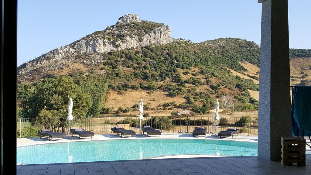 Case Vacanze Nioleo - Apartments And Pool Siniscola Kültér fotó