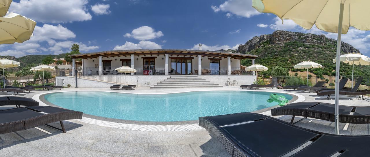 Case Vacanze Nioleo - Apartments And Pool Siniscola Kültér fotó