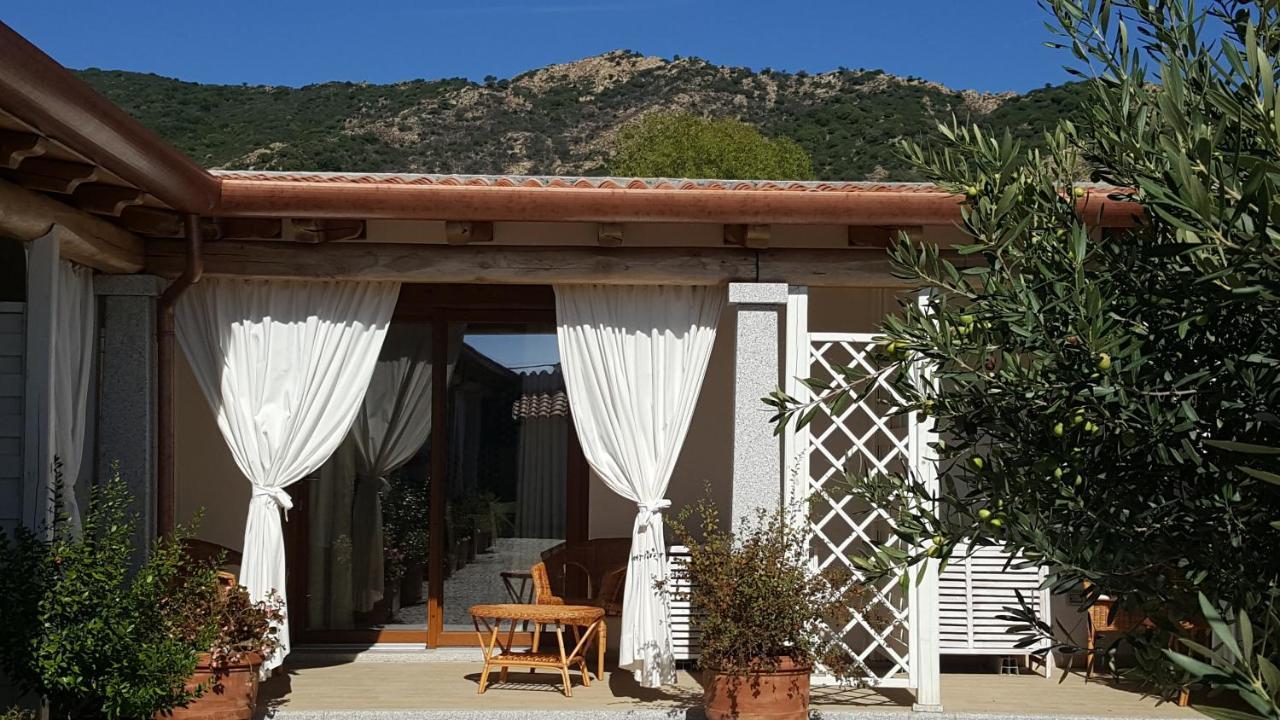 Case Vacanze Nioleo - Apartments And Pool Siniscola Kültér fotó