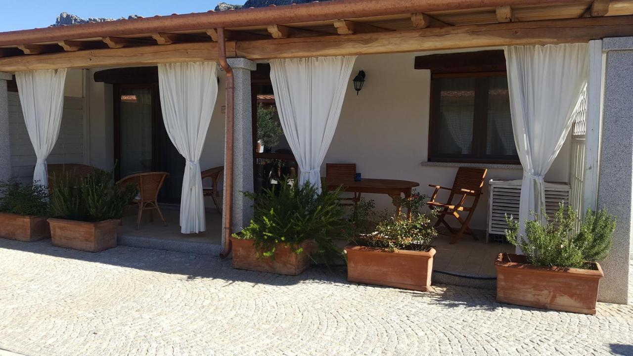 Case Vacanze Nioleo - Apartments And Pool Siniscola Kültér fotó